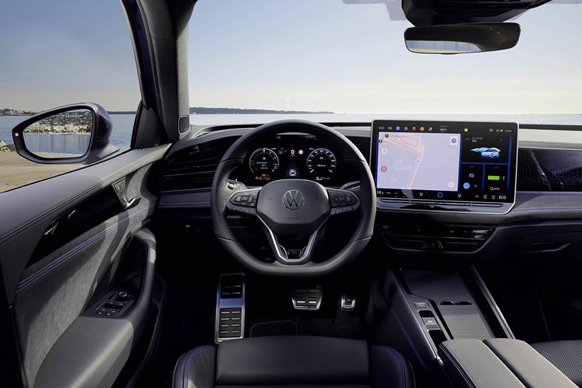 VW Passat 2024 Cockpit